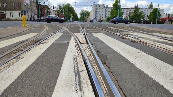 Prace remontowe na fragmencie trasy na ul. Hetmańskiej. Od 27 kwietnia (sobota) przez 3 tygodnie inaczej pojadą tramwaje linii nr 1, 7 i 11, zostaną uruchomione linie nr: 97 i T1 „za tramwaj”