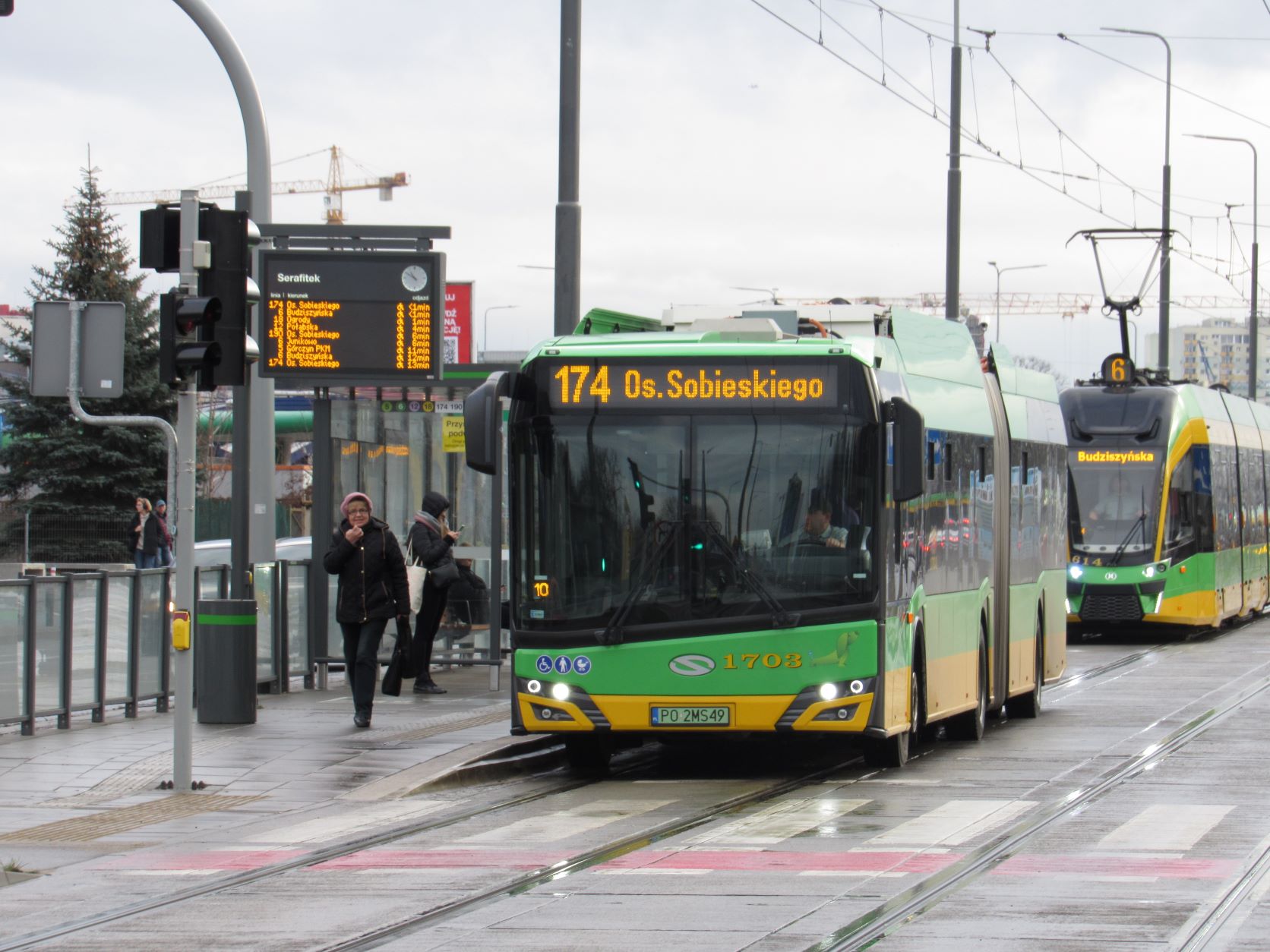 Przystanki podwójne – wygoda dla pasażerów i większa płynność funkcjonowania transportu publicznego 
