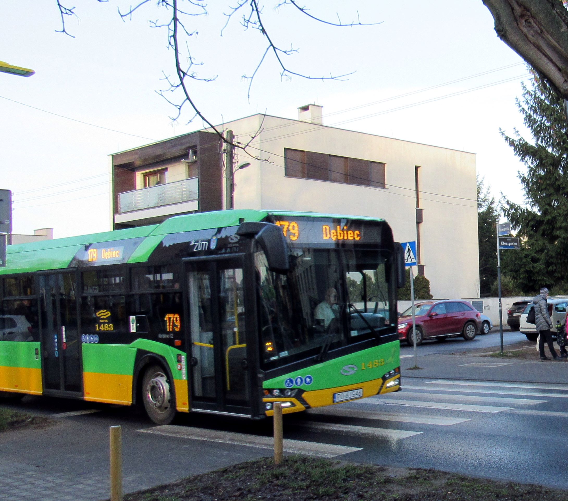 AKTUALIZACJA 17.02: Linia nr 179 – autobusy w kierunku Dębca wróciły na stałą trasę przez ulicę Dmowskiego