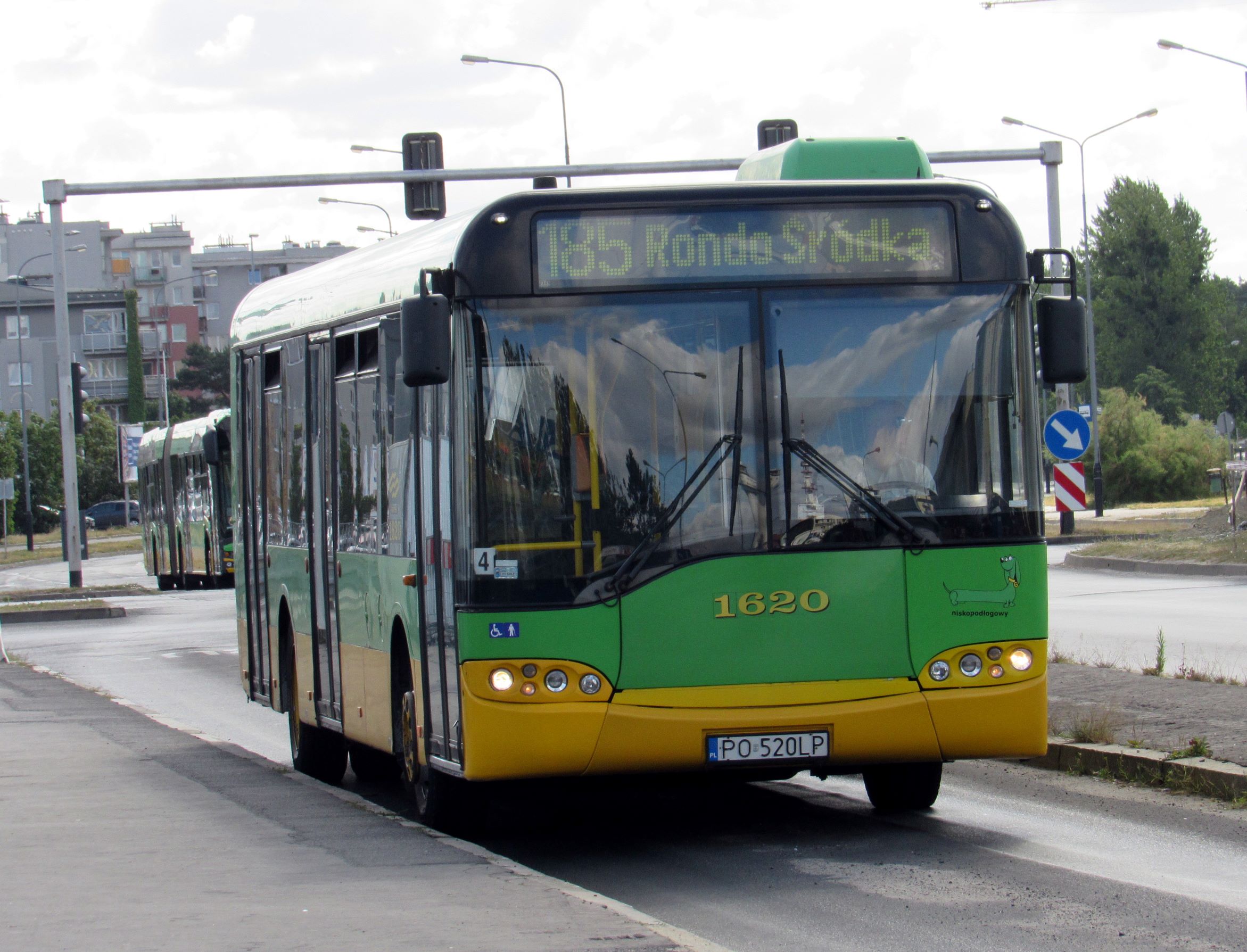 Linie nr 169, 185, 190, 193, 215 – zmiana lokalizacji przystanku autobusowego Os. Chrobrego od 24 października