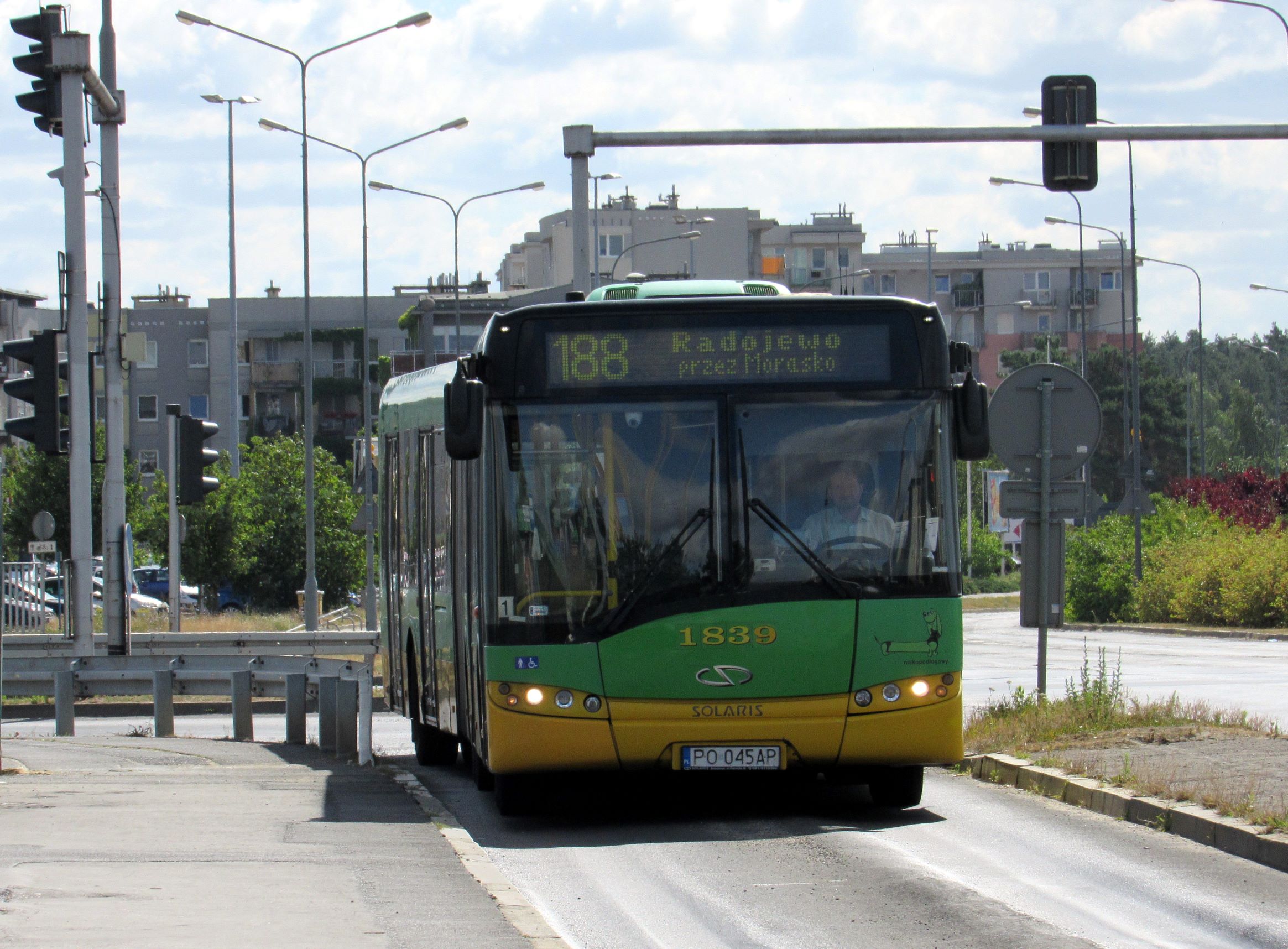Linie nr 188, 902 – zmiana lokalizacji przystanków Szklarniowa