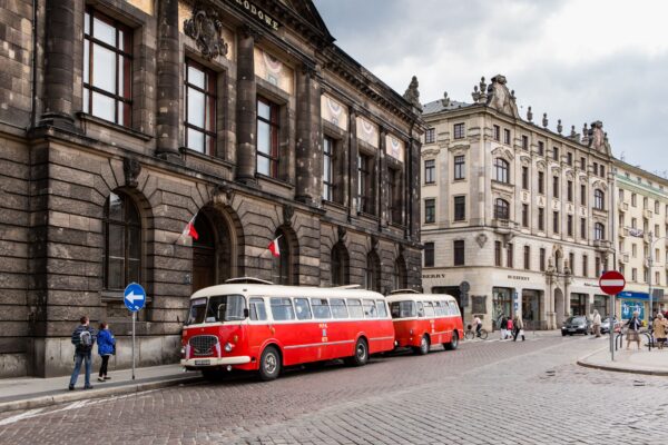 Autobus linii turystycznych popularny "Ogórek"