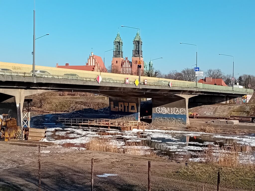 panorama mostu Chrobrego w styczniu 2026 roku